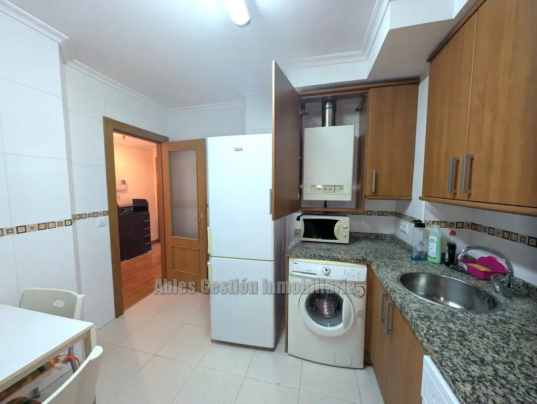 Cocina de Piso de alquiler en Siero con Calefacción, Parquet y Trastero