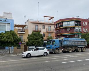 Exterior view of Flat for sale in  Sevilla Capital