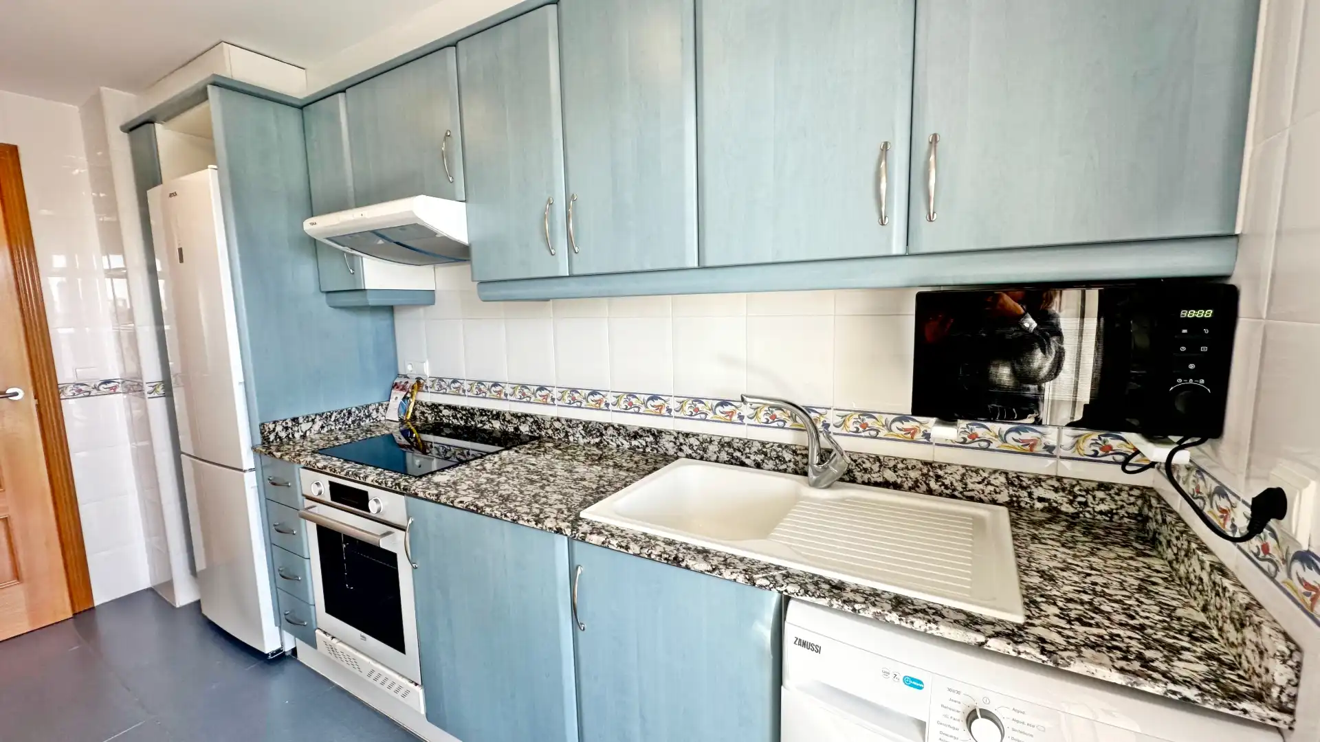Cuina de Apartament de lloguer en Gandia amb Aire condicionat, Calefacció i Terrassa
