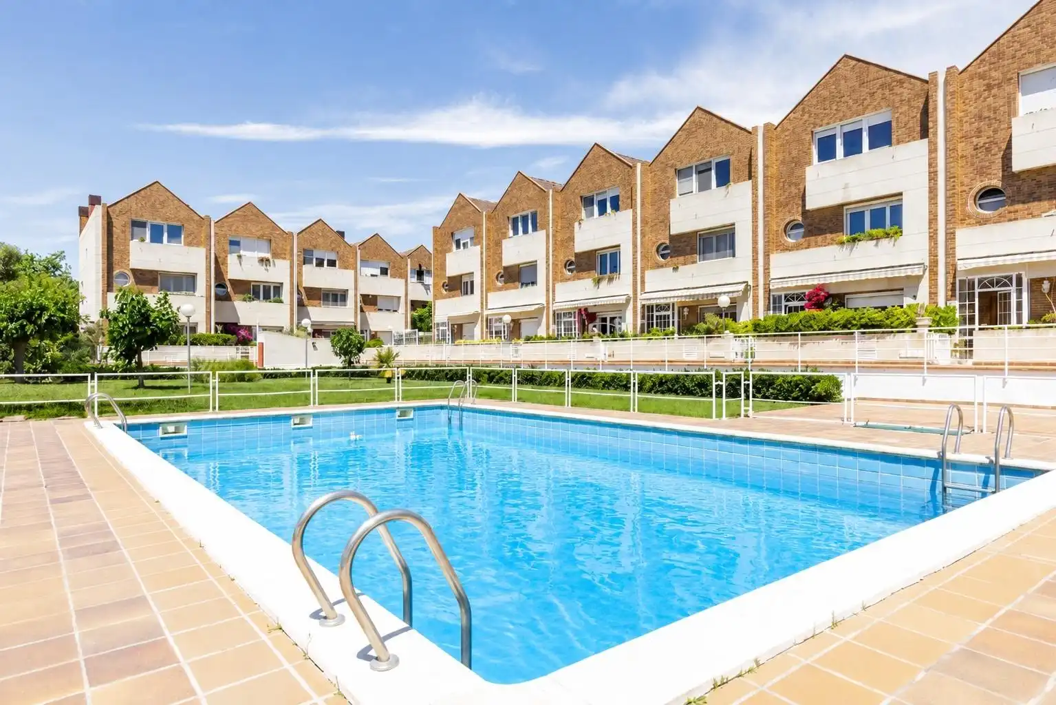 Swimming pool of Detached homes for sale in Zaragoza  with Heating, Private garden and Terrace