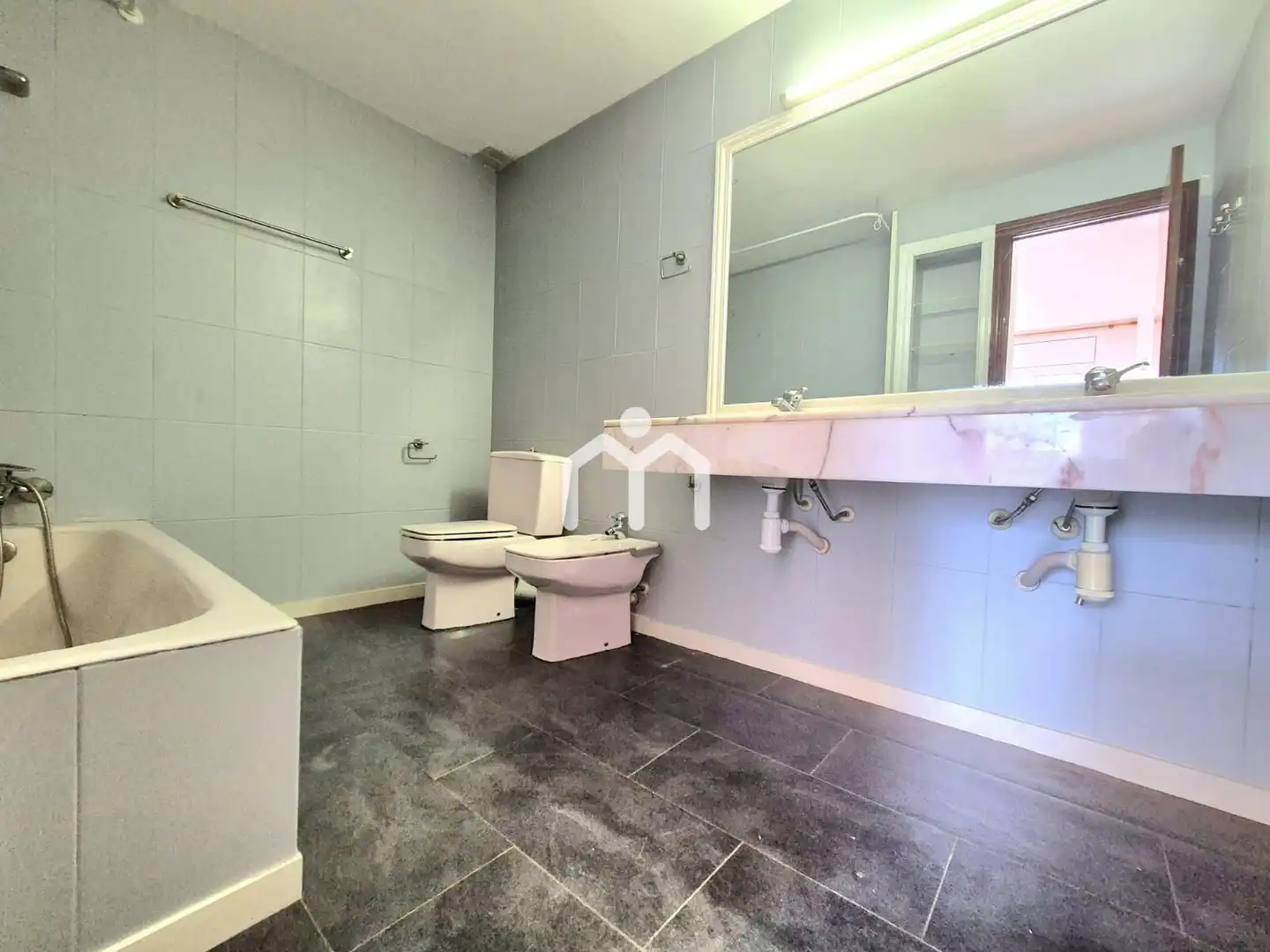Baño de Casa adosada en venta en Premià de Dalt con Calefacción, Parquet y Terraza