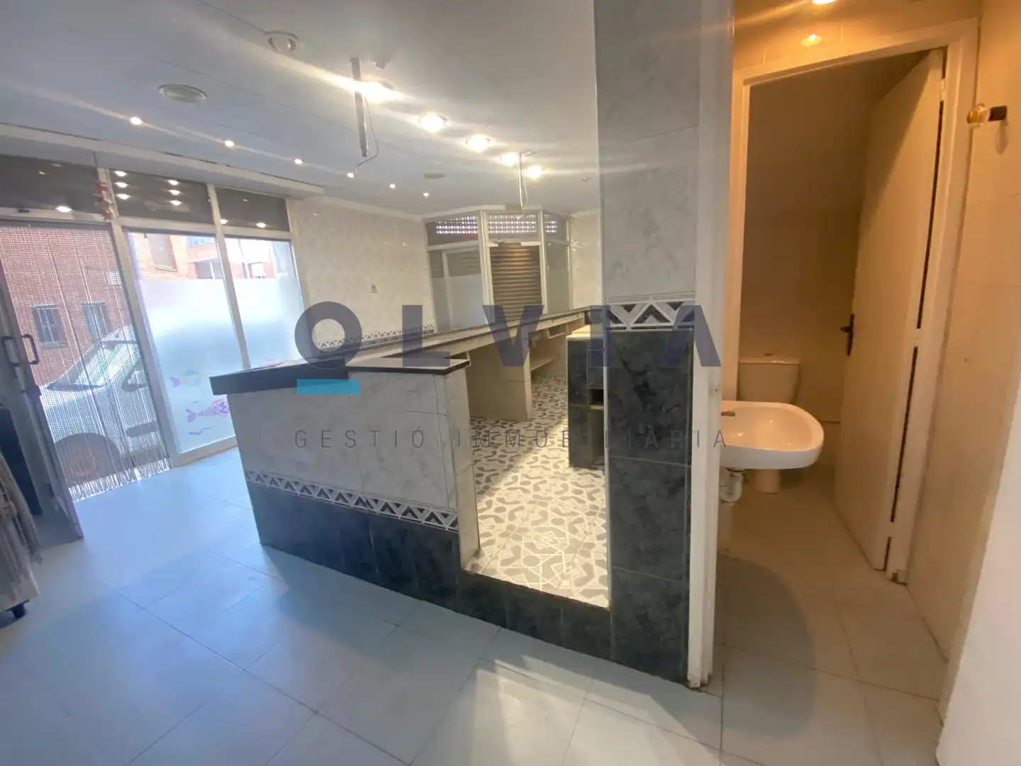 Local comercial en venda a Poble, imagen 2