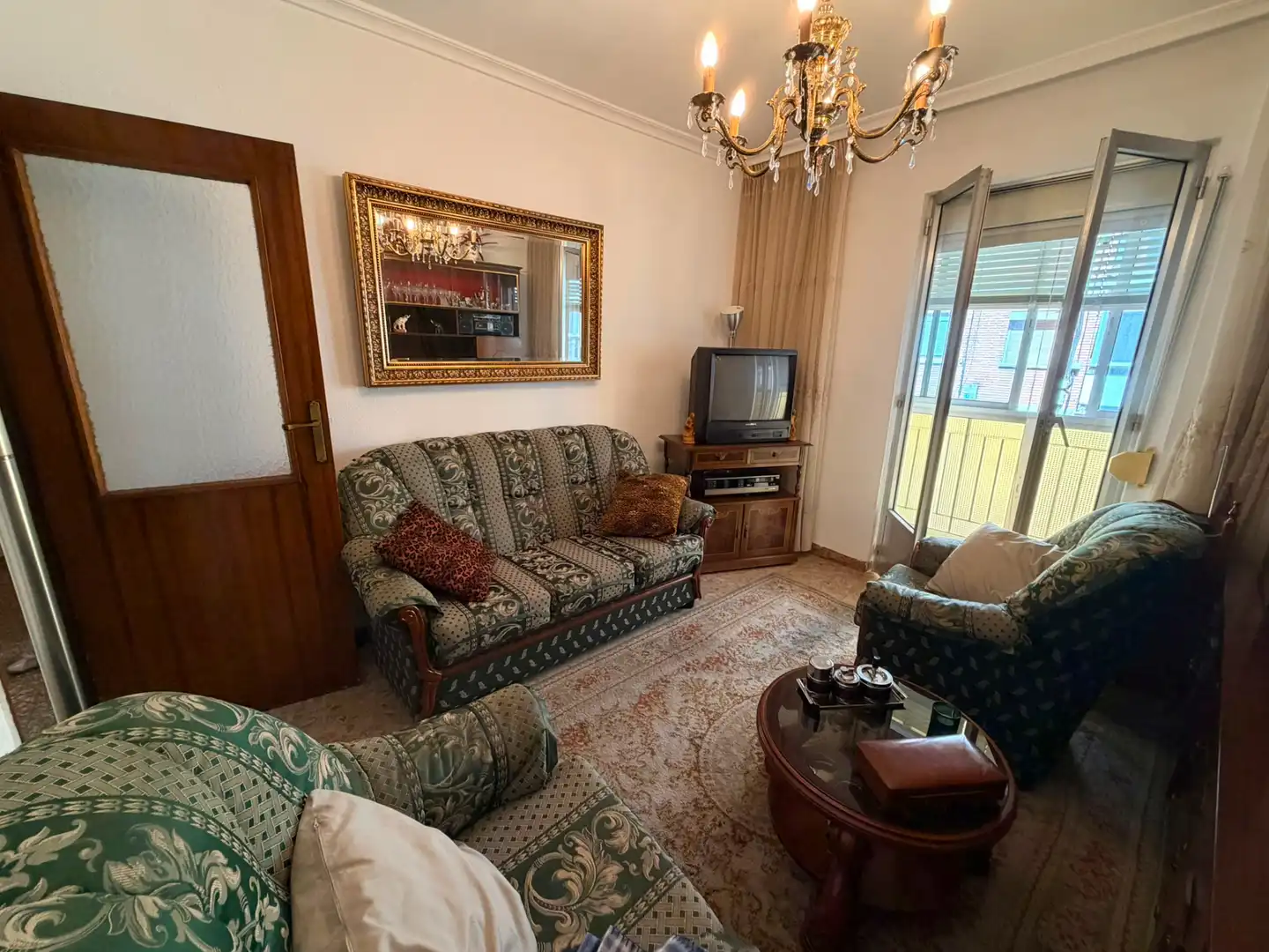 Sala d'estar de Pis en venda en Valladolid amb Calefacció i Moblat