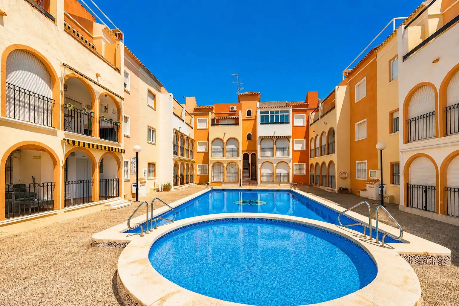 Bungalow with pool for sale in Calle Ramón Rubial Cavias, imagen 23