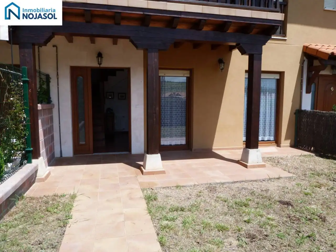 Einfamilien-Reihenhaus zum Verkauf in Bareyo mit Heizung, Terrasse und Möbliert