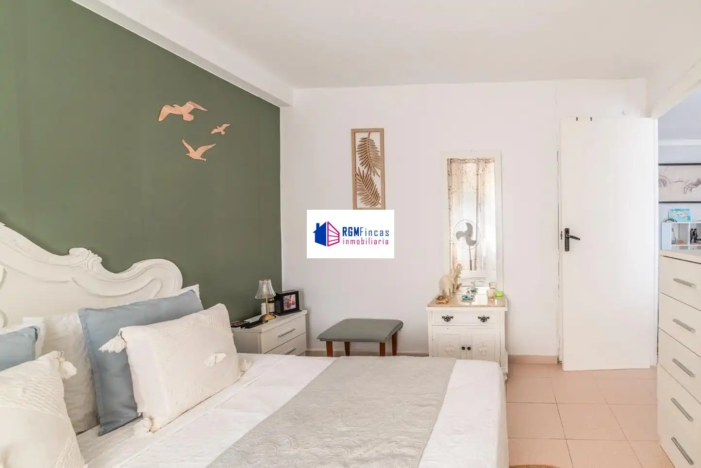 Bedroom of Flat for sale in Sevilla  with Air Conditioner and Storage room