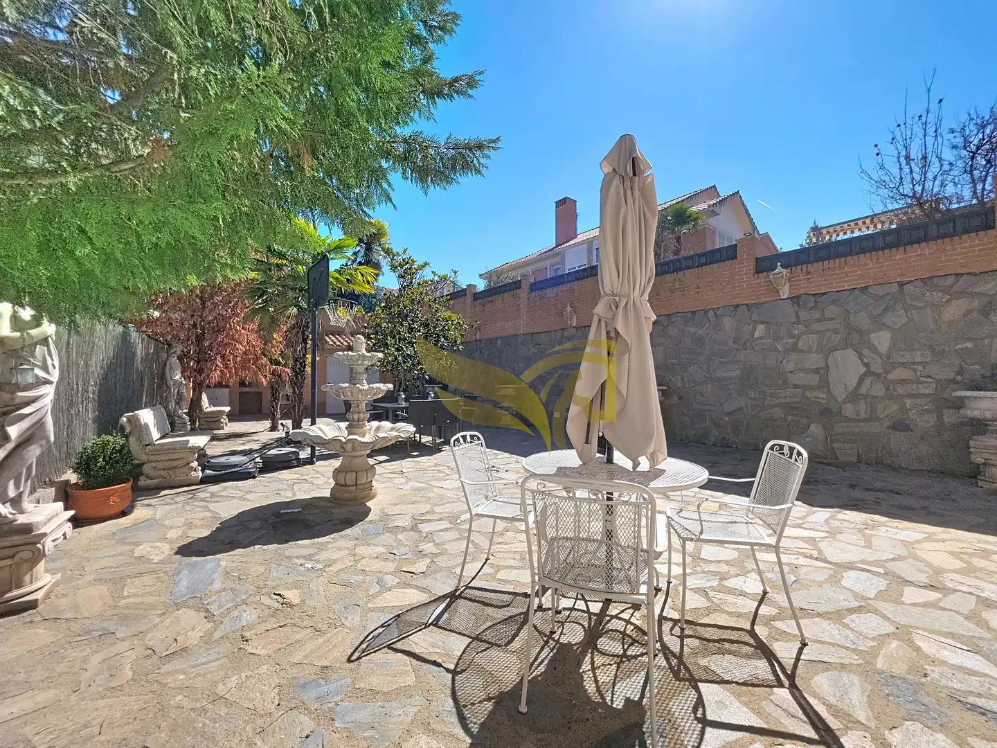 Terraza de Casa adosada en venta en Aranjuez con Aire acondicionado, Calefacción y Jardín privado