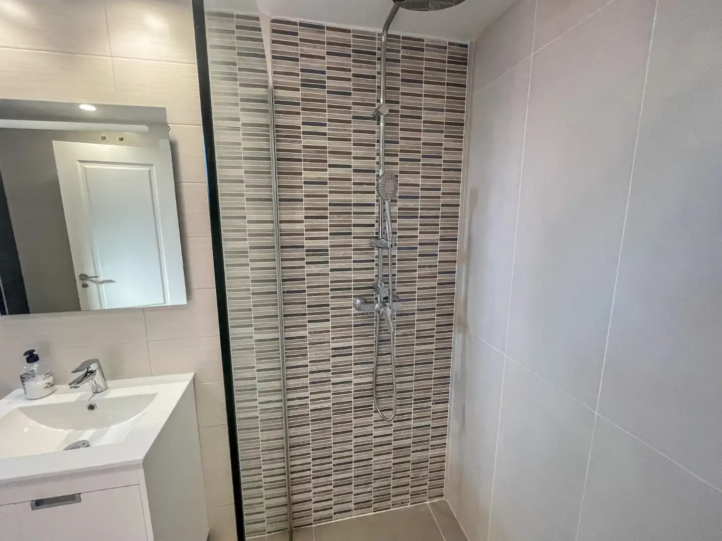 Casa amb terrassa en venda a Golf Bahía, imagen 57