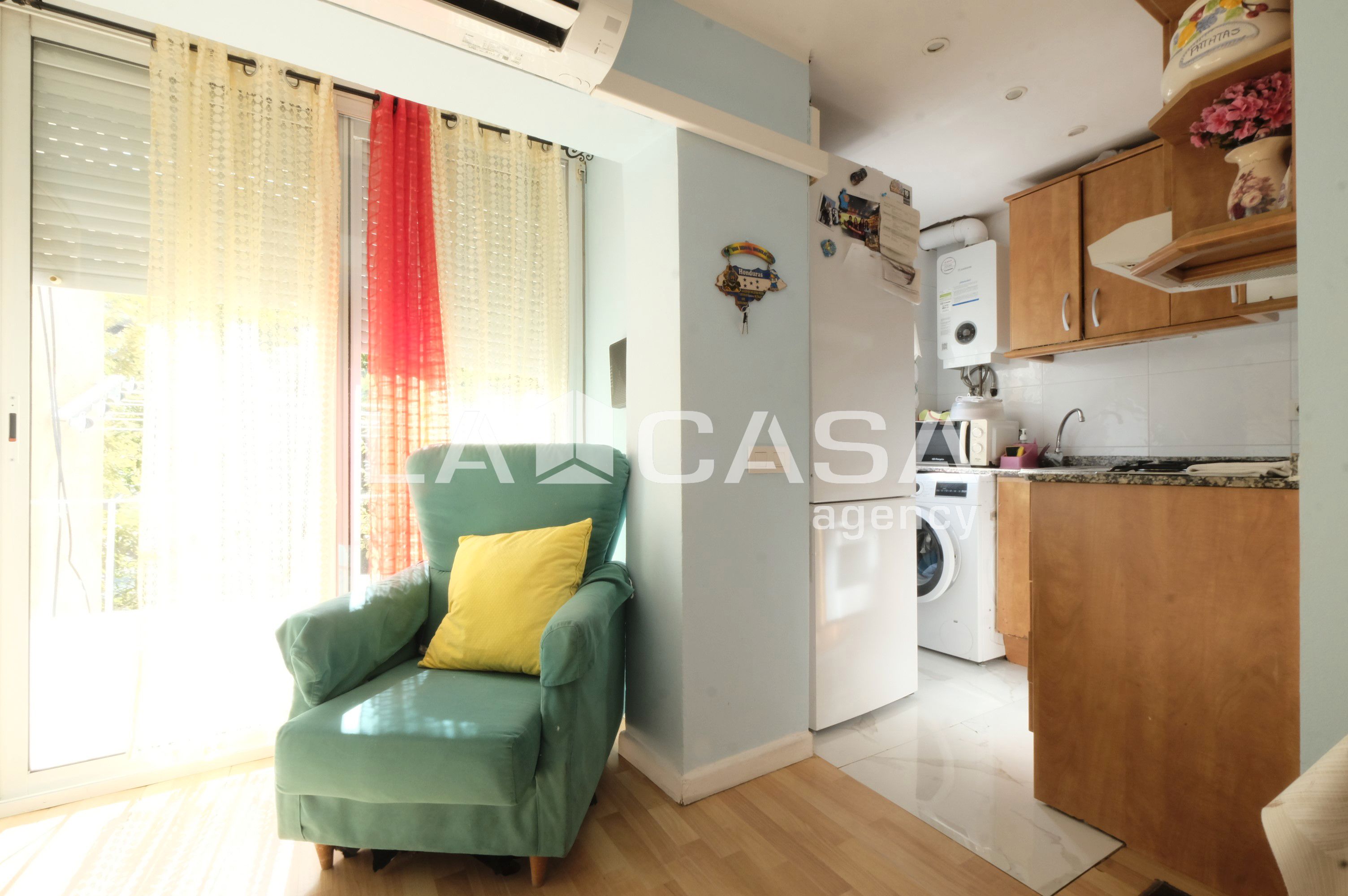 Bedroom of Flat for sale in  Barcelona Capital  with Heating