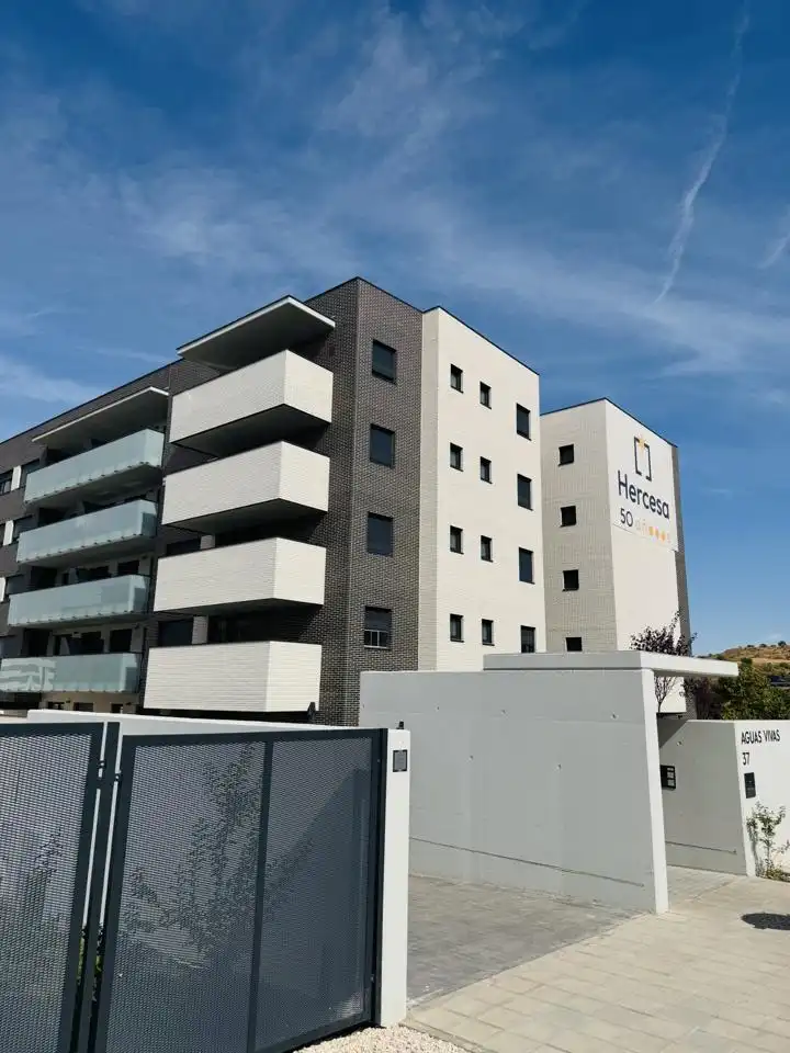 Ground floor with pool to rent in Avenida de Aguas Vivas