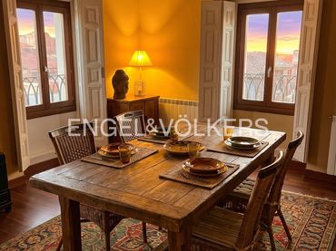 Flat with balcony to rent in Plaza Santa Catalina de los Donados