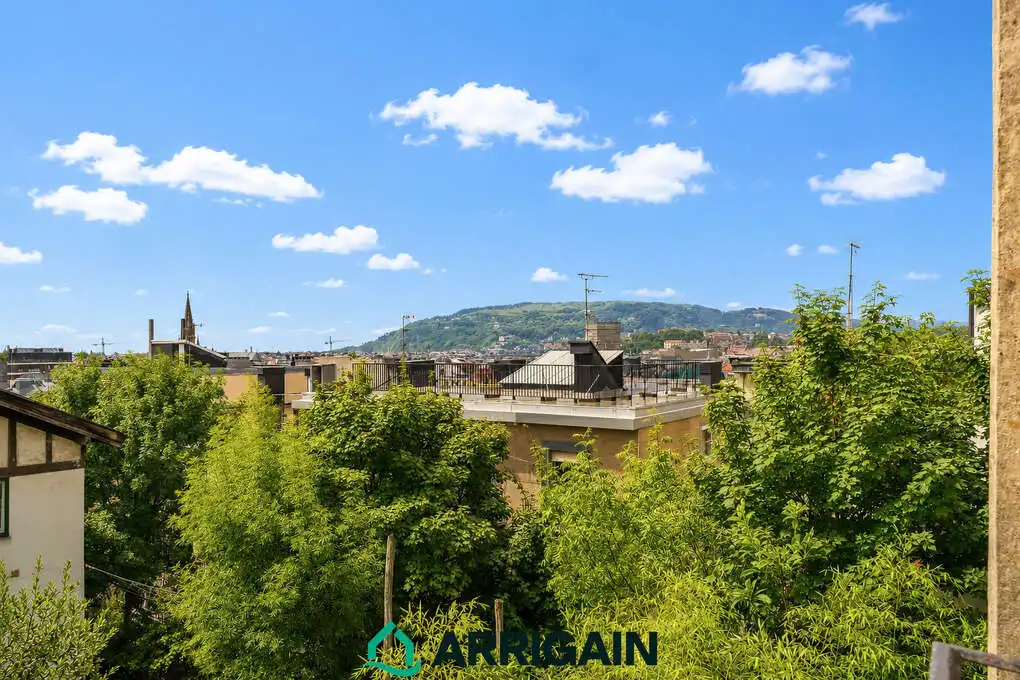 Vista exterior de Casa adosada en venta en Donostia - San Sebastián  con Calefacción, Jardín privado y Terraza