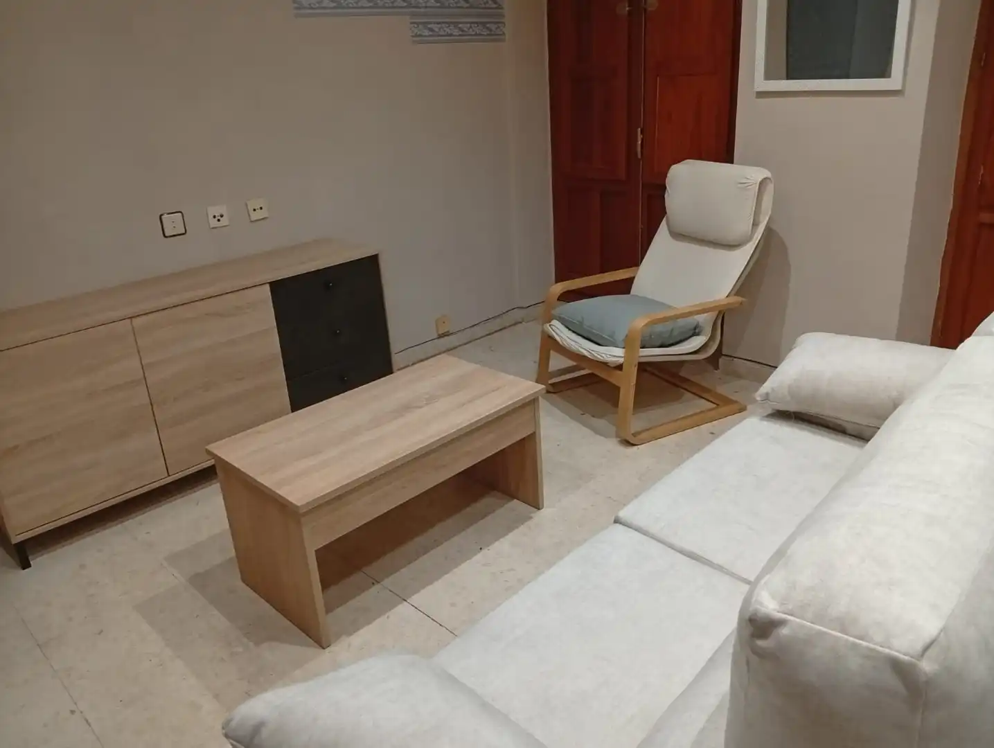 Wohnzimmer von Wohnung zur Miete in Almansa mit Möbliert