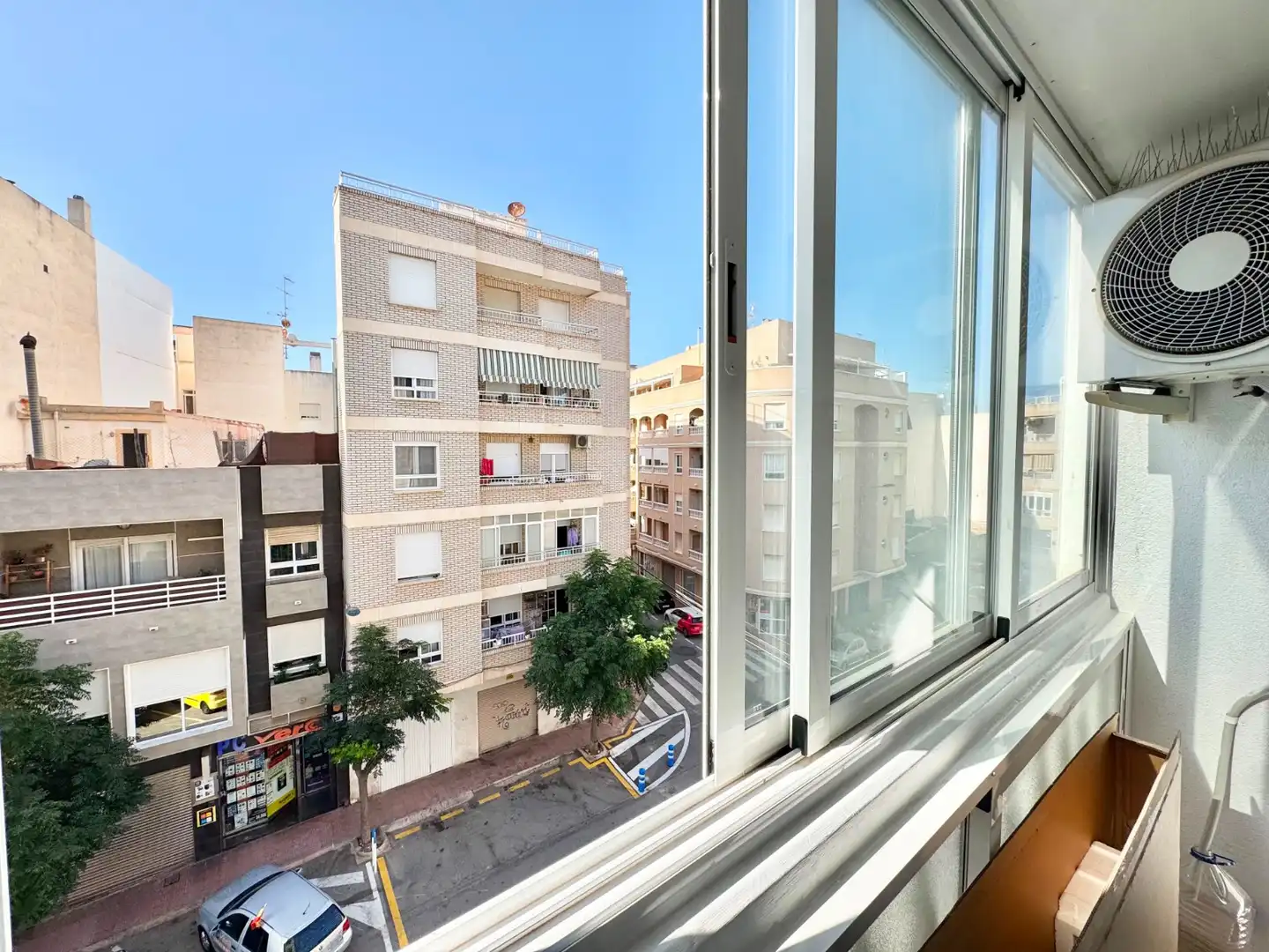 Außenansicht von Wohnungen zur Miete in Torrevieja mit Klimaanlage, Möbliert und Waschmaschine