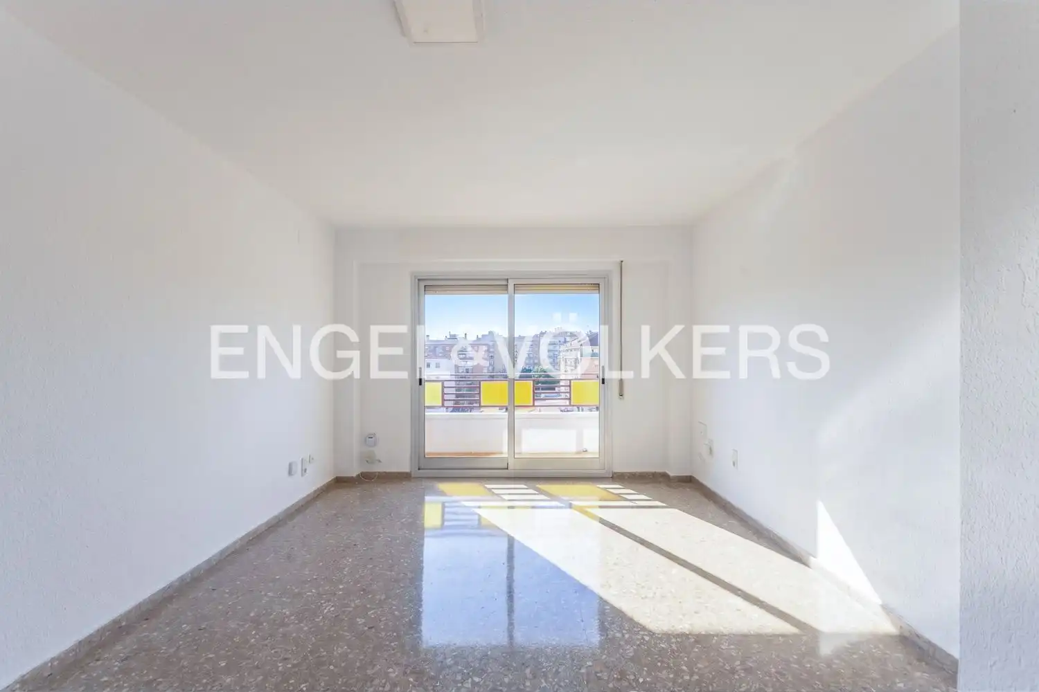 Attic for rent in Valencia  with Air Conditioner, Heating and Terrace