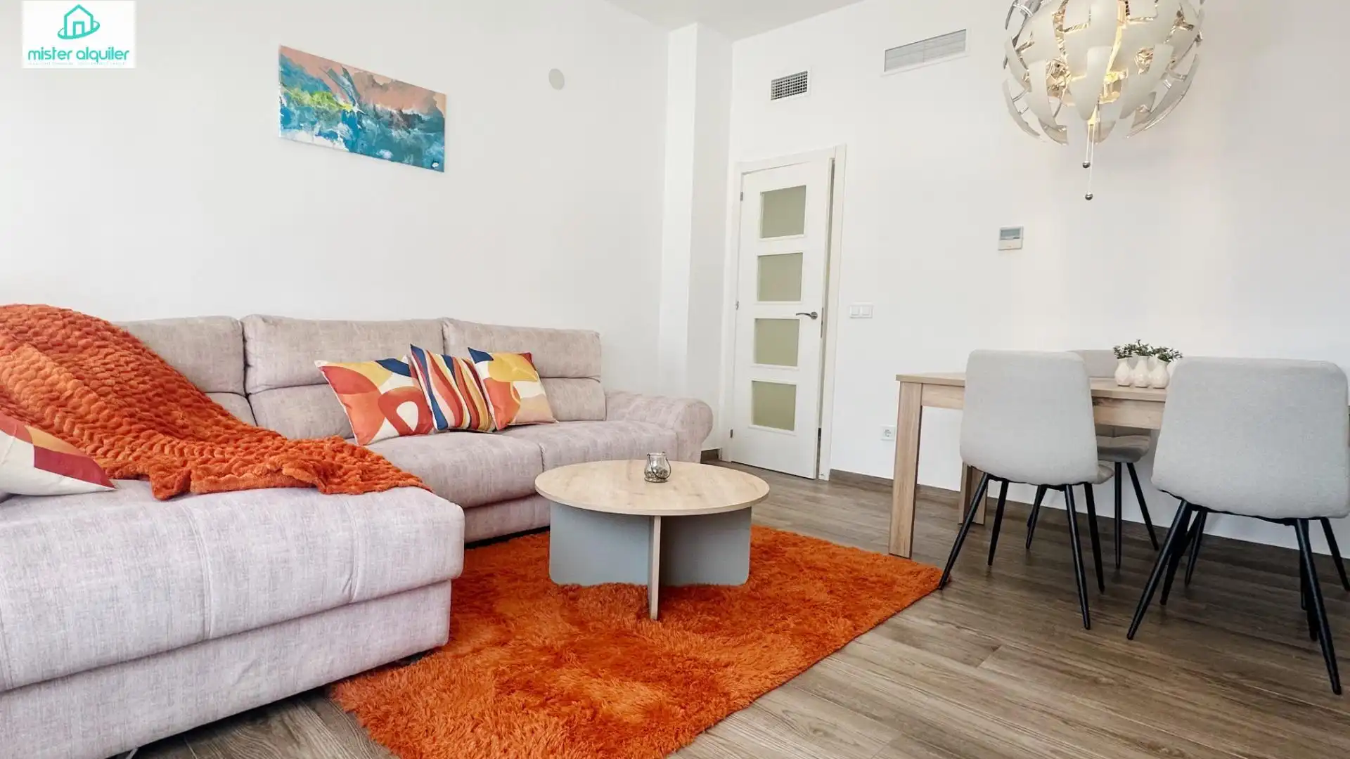 Sala de estar de Apartamento de alquiler en El Campello con Aire acondicionado, Calefacción y Amueblado