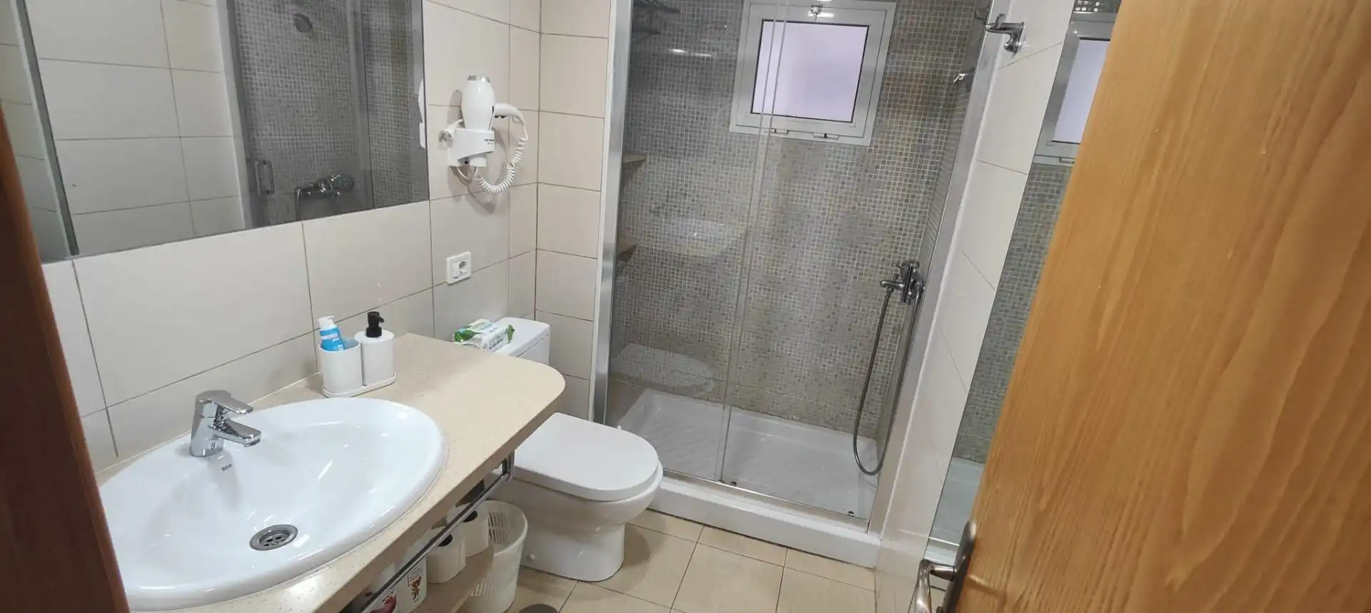 Baño de Apartamento en venta en San Bartolomé de Tirajana con Jardín privado y Piscina comunitaria