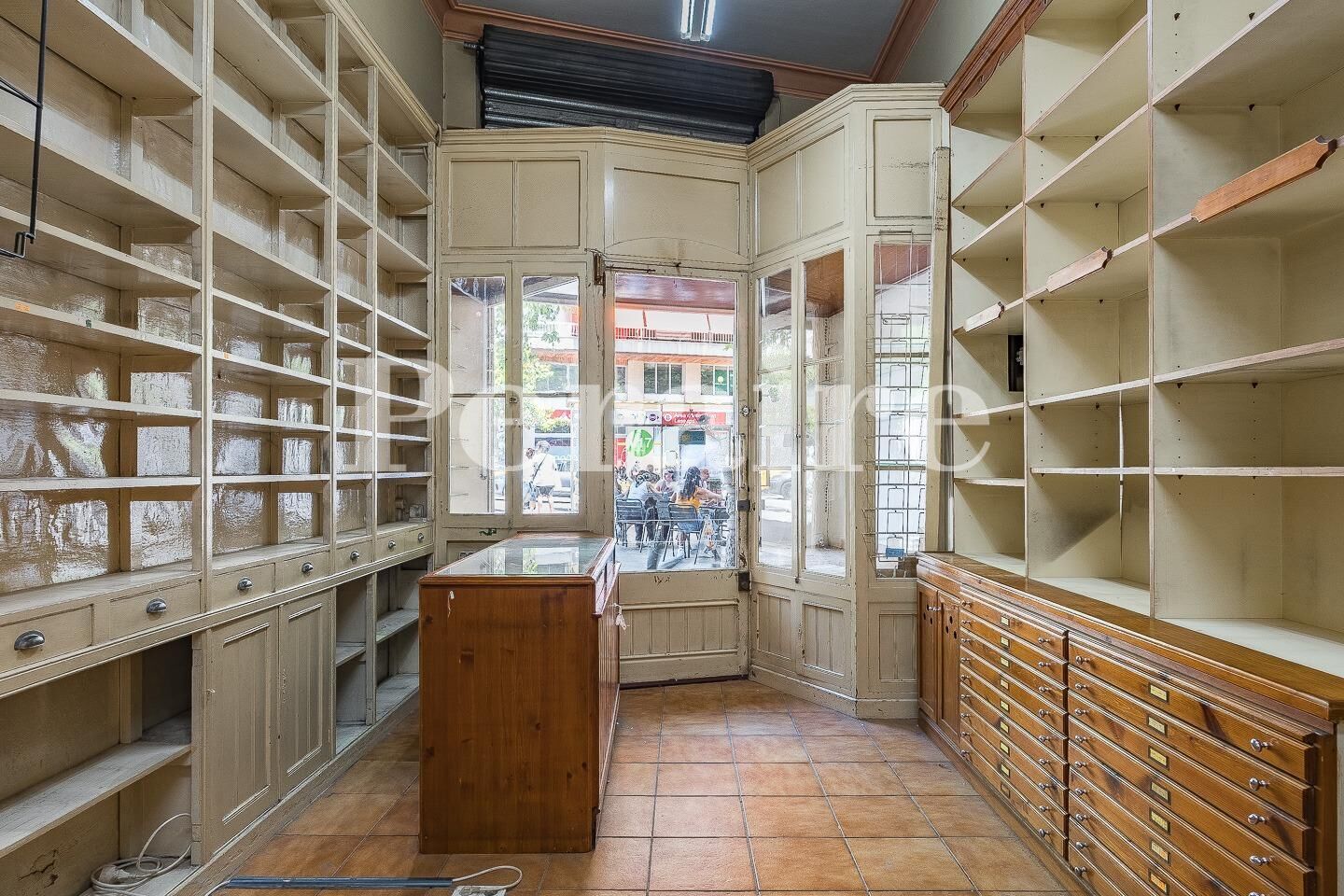 Premises for sale in  Barcelona Capital  with Air Conditioner and Terrace