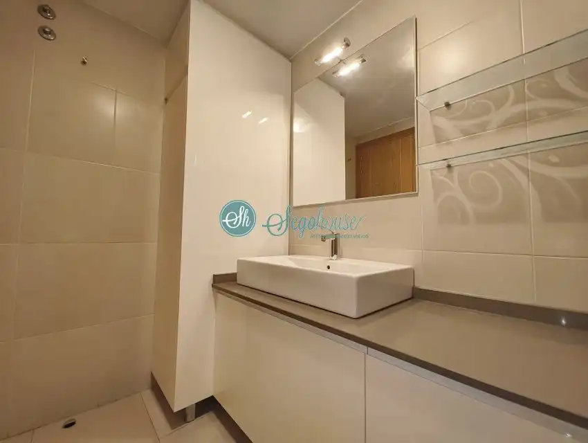 Baño de Piso en venta en Torrecaballeros con Calefacción y Internet