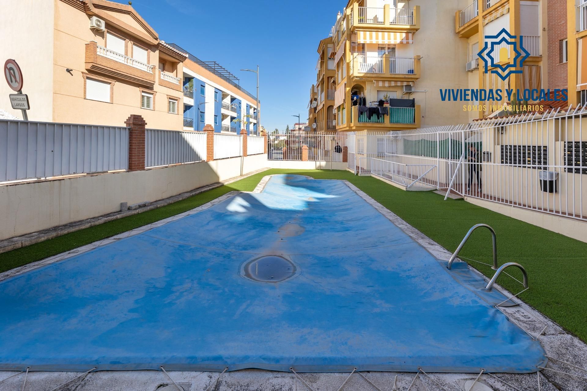 Swimming pool of Duplex for sale in Gójar  with Air Conditioner, Terrace and Community pool
