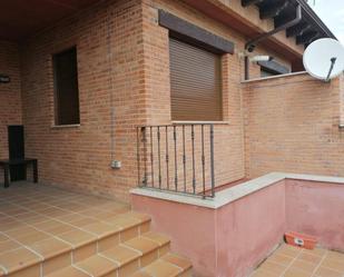 Terrassa de Casa adosada en venda en Garrafe de Torío amb Calefacció, Jardí privat i Parquet