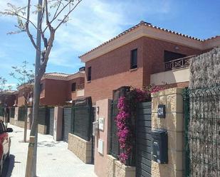 Vista exterior de Casa adosada en venda en Cambrils