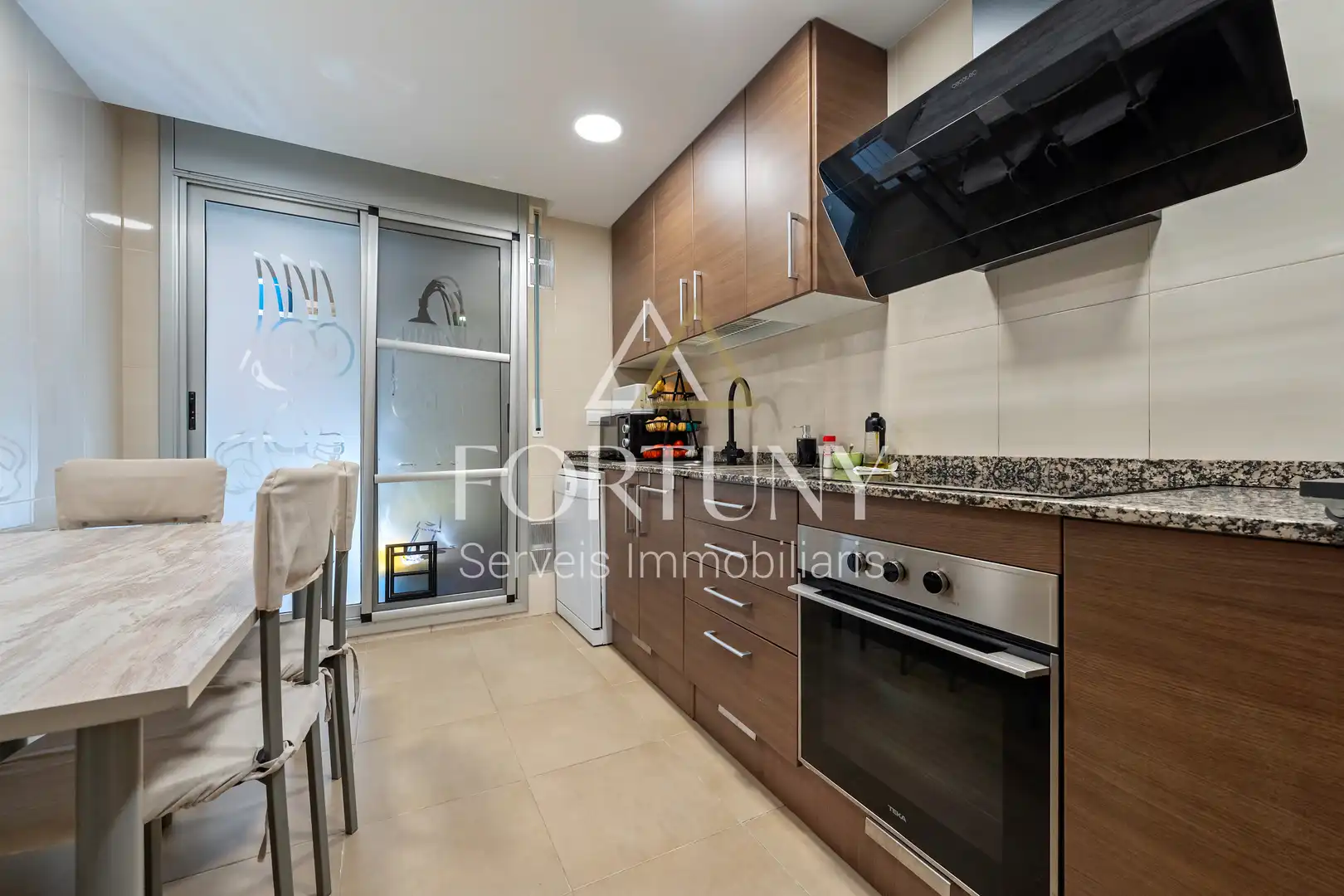 Kitchen of Flat for sale in Reus  with Air Conditioner, Swimming Pool and Balcony