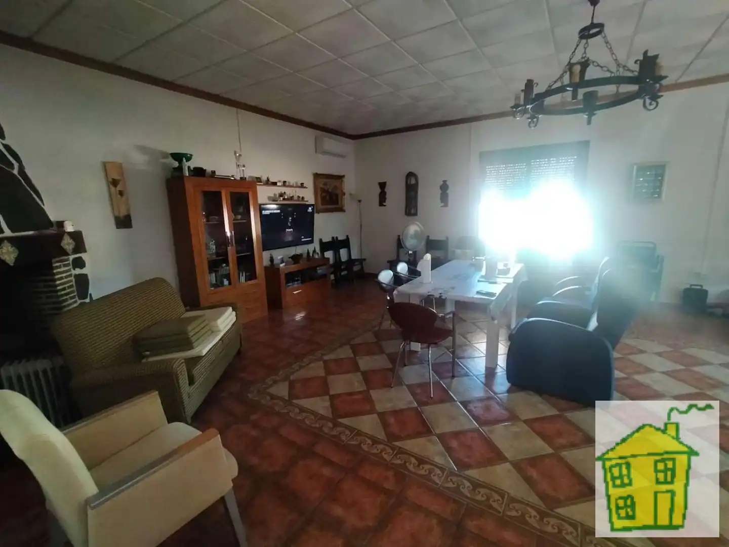Sala de estar de Finca rústica en venta en Marmolejo con Jardín privado