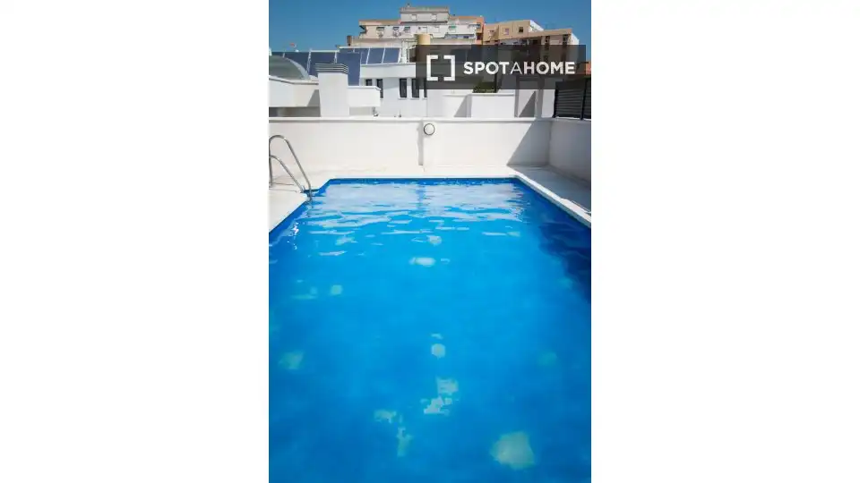 Piscina de Apartament per a compartir en Málaga amb Aire condicionat, Calefacció i Terrassa