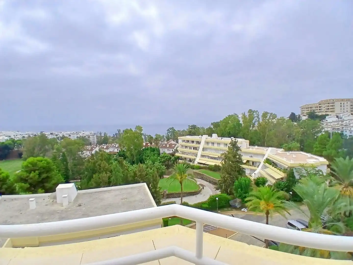 Außenansicht von Dachboden zum Verkauf in Benalmádena mit Klimaanlage, Terrasse und Abstellraum