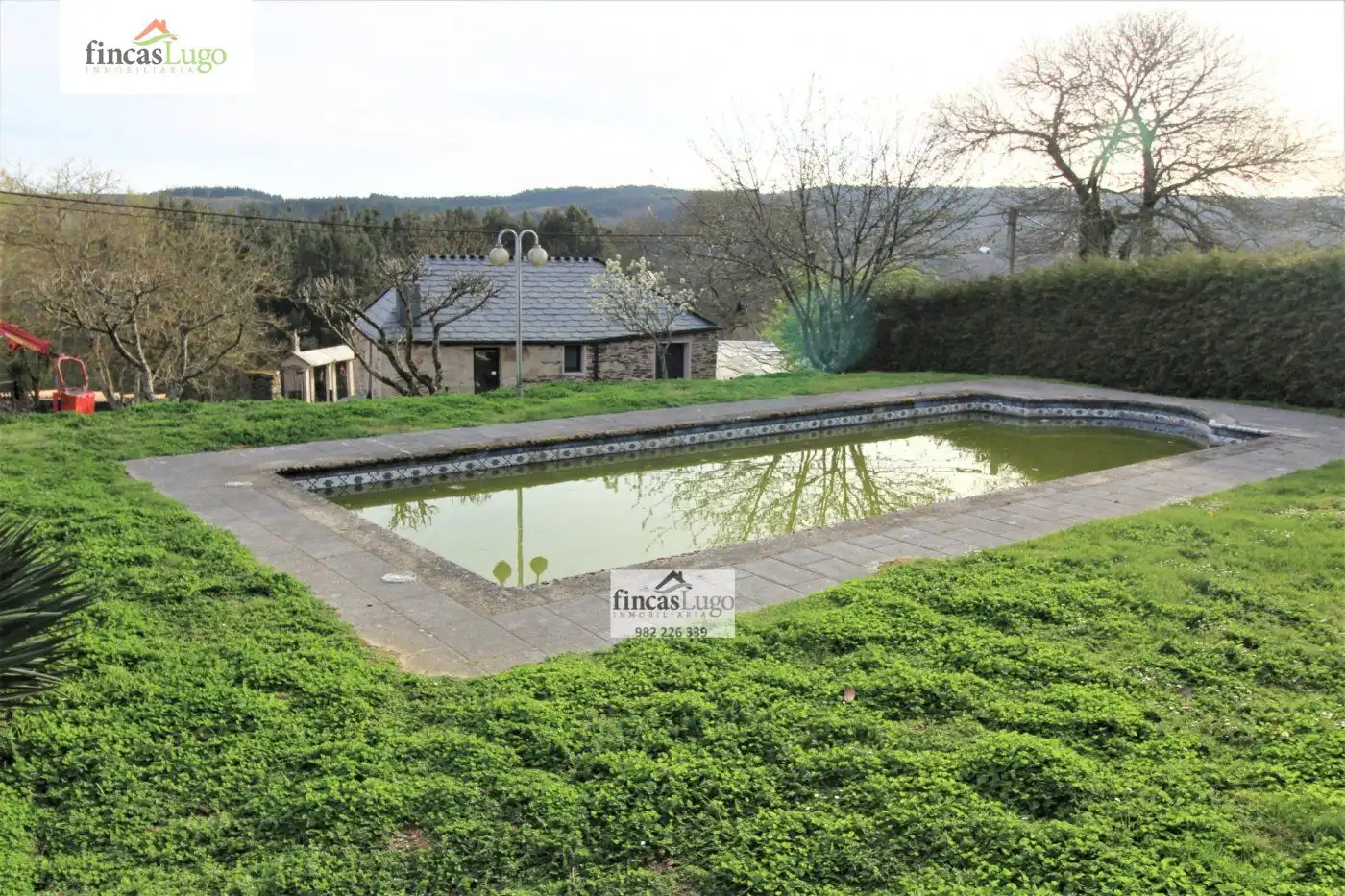 Piscina de Casa o chalet en venta en Lugo con Jardín privado, Terraza y Trastero