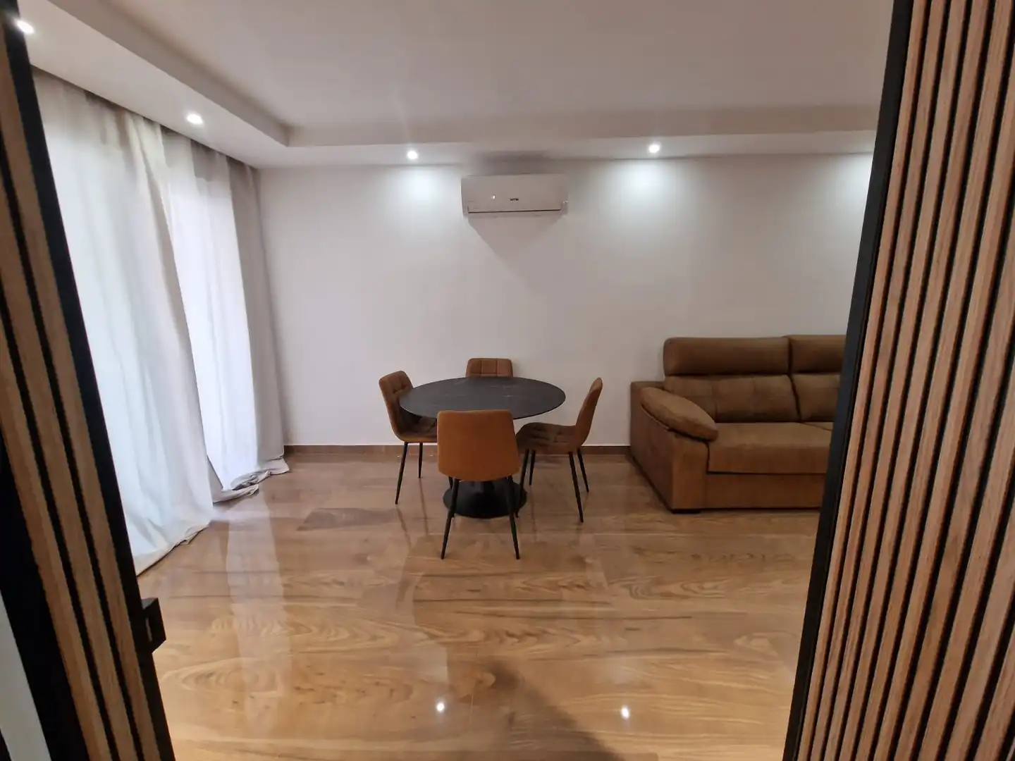 Sala d'estar de Apartament en venda en Torrevieja amb Aire condicionat, Terrassa i Moblat