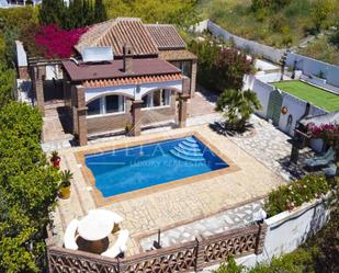 Vista exterior de Casa o xalet en venda en Frigiliana amb Terrassa i Piscina