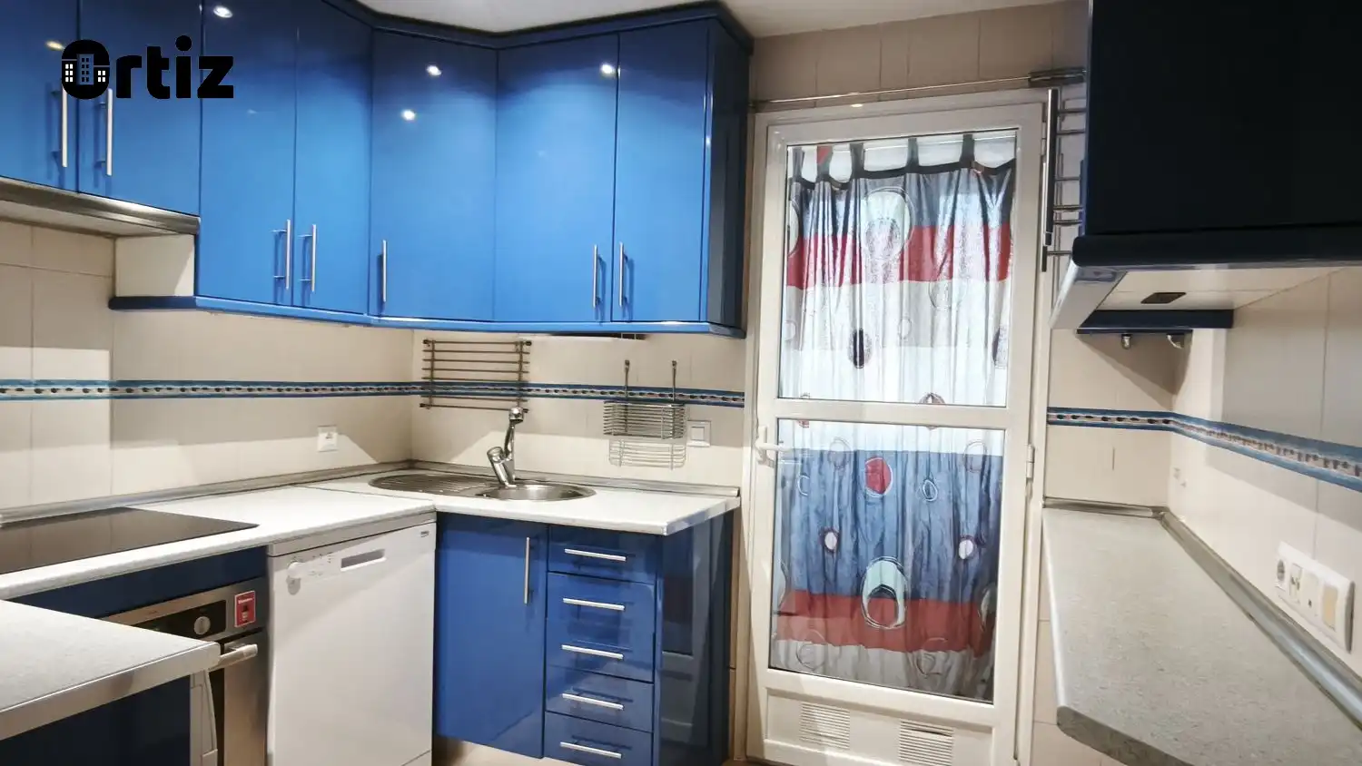 Kitchen of Flat for rent in Torrejón de Ardoz  with Air Conditioner, Heating and Community pool