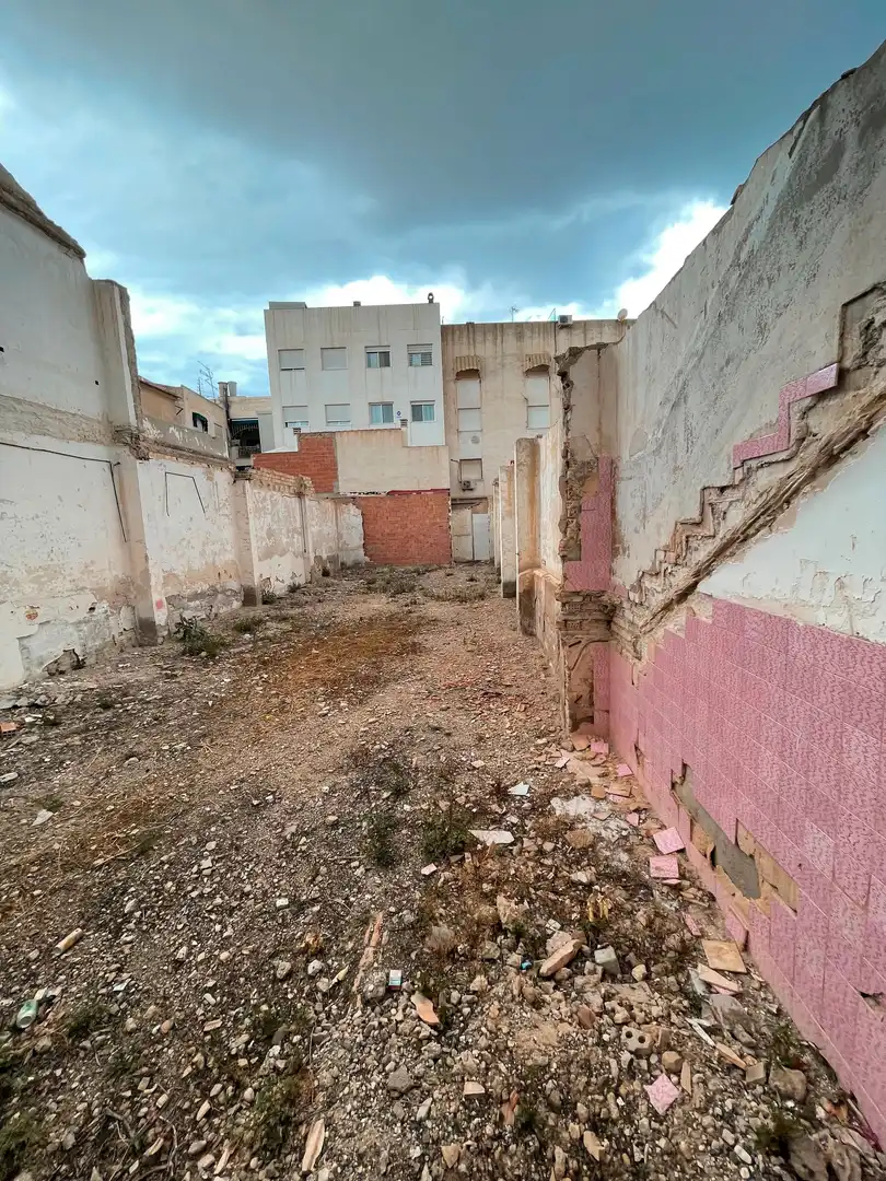 Terreny residencial en venda a Avenida Santa Ana 11