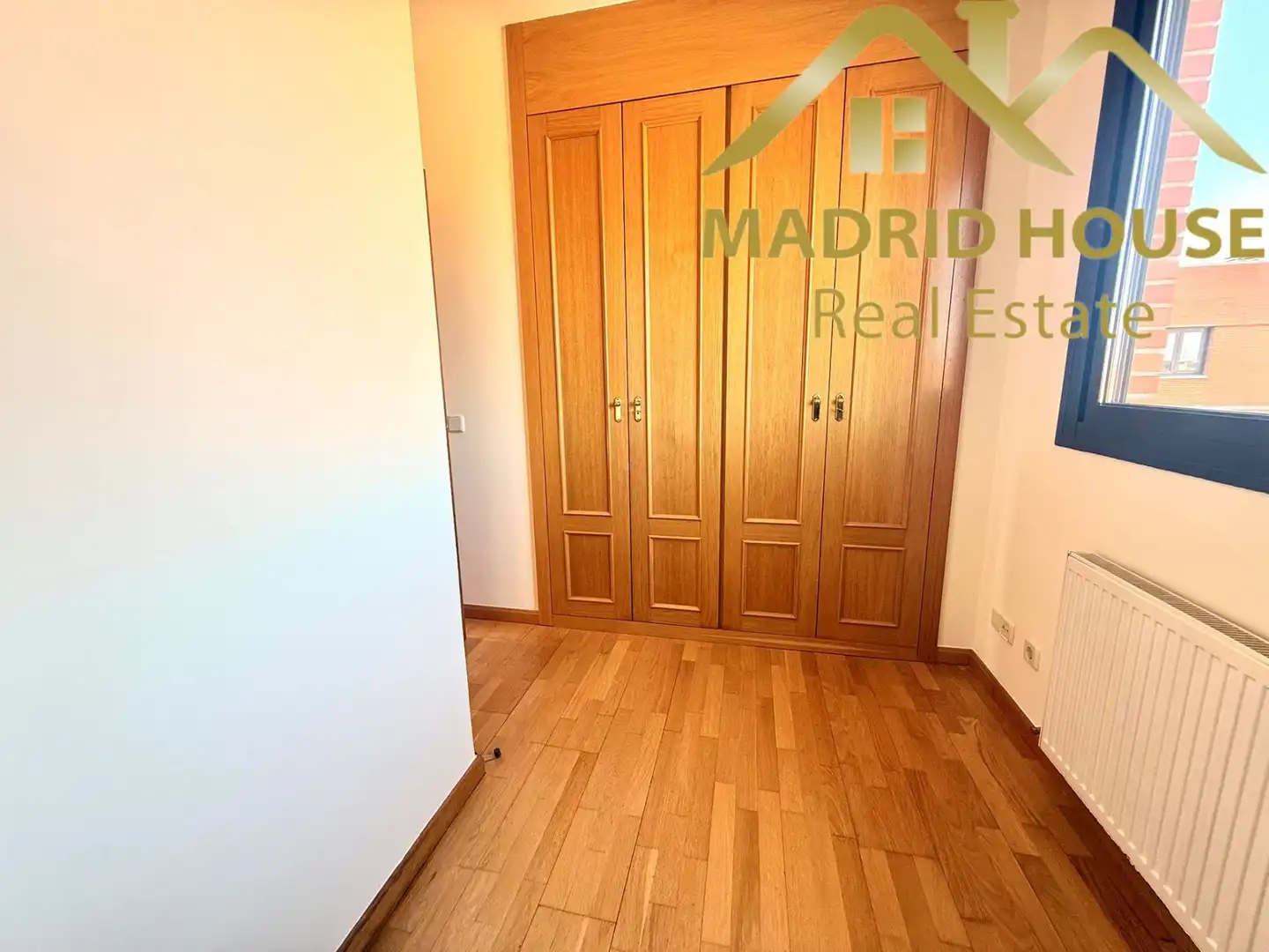 Dormitori de Àtic en venda en Madrid amb Aire condicionat, Calefacció i Terrassa