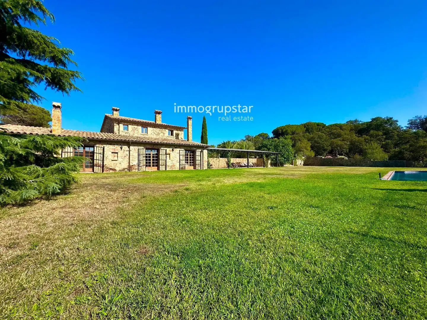 Jardín de Finca rústica en venta en Santa Cristina d'Aro con Terraza, Trastero y Piscina