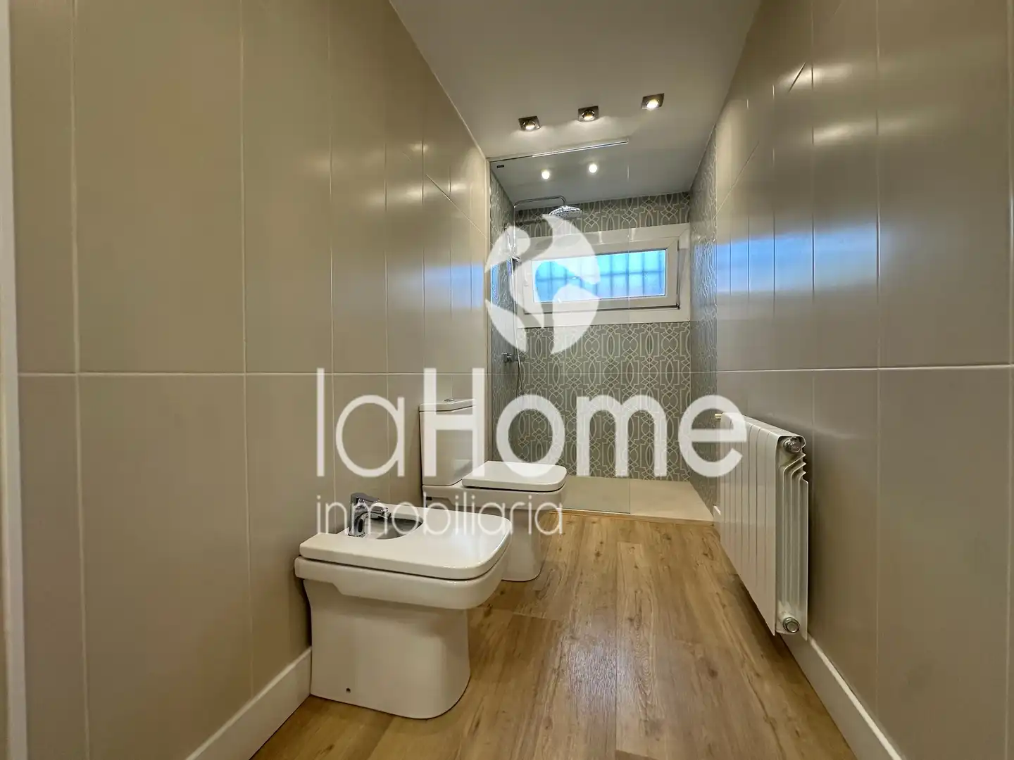 Baño de Casa o chalet en venta en Paterna con Aire acondicionado, Calefacción y Jardín privado