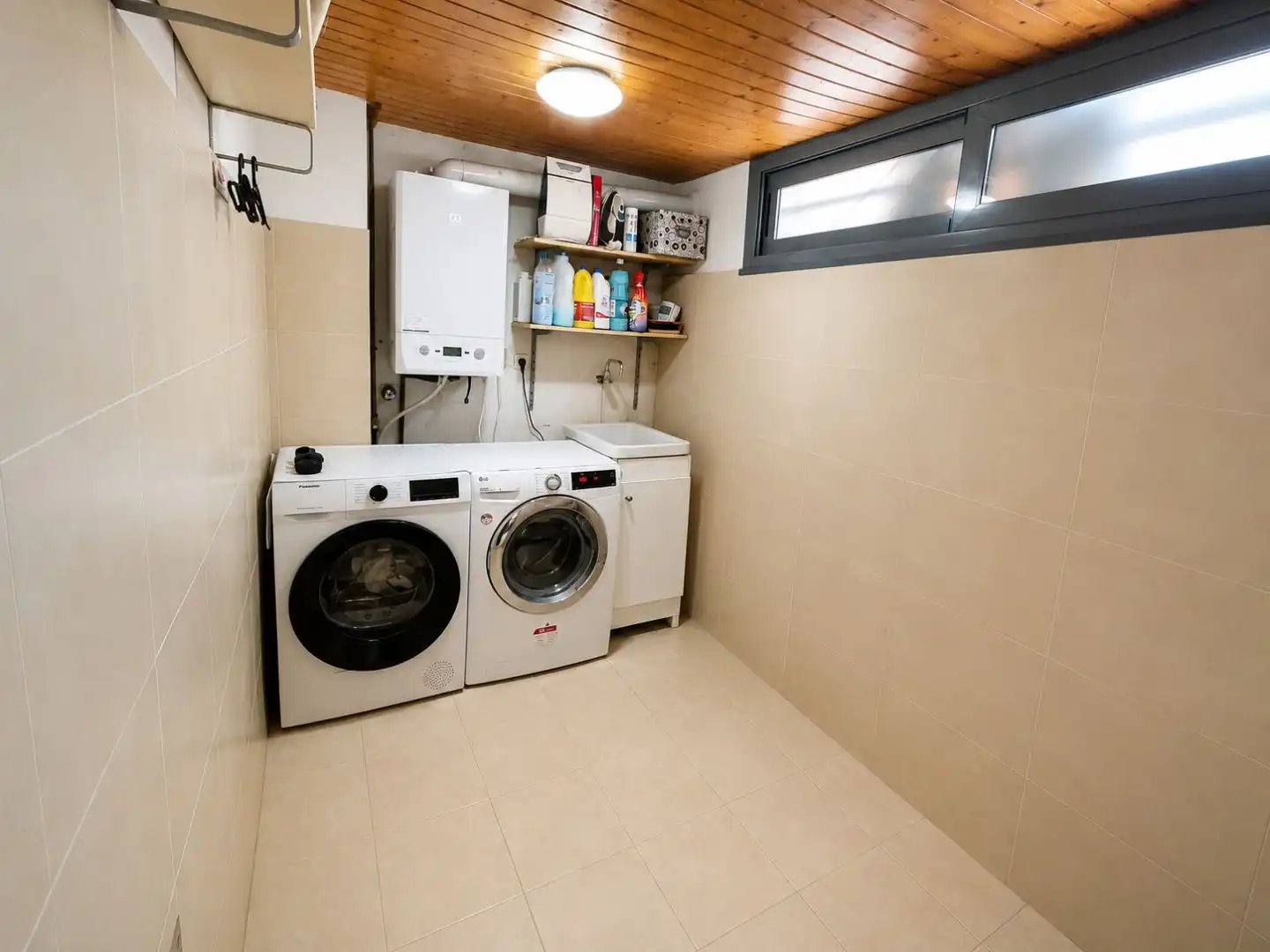 Chalet con piscina en venta en Calle de la Camelia 24, imagen 14