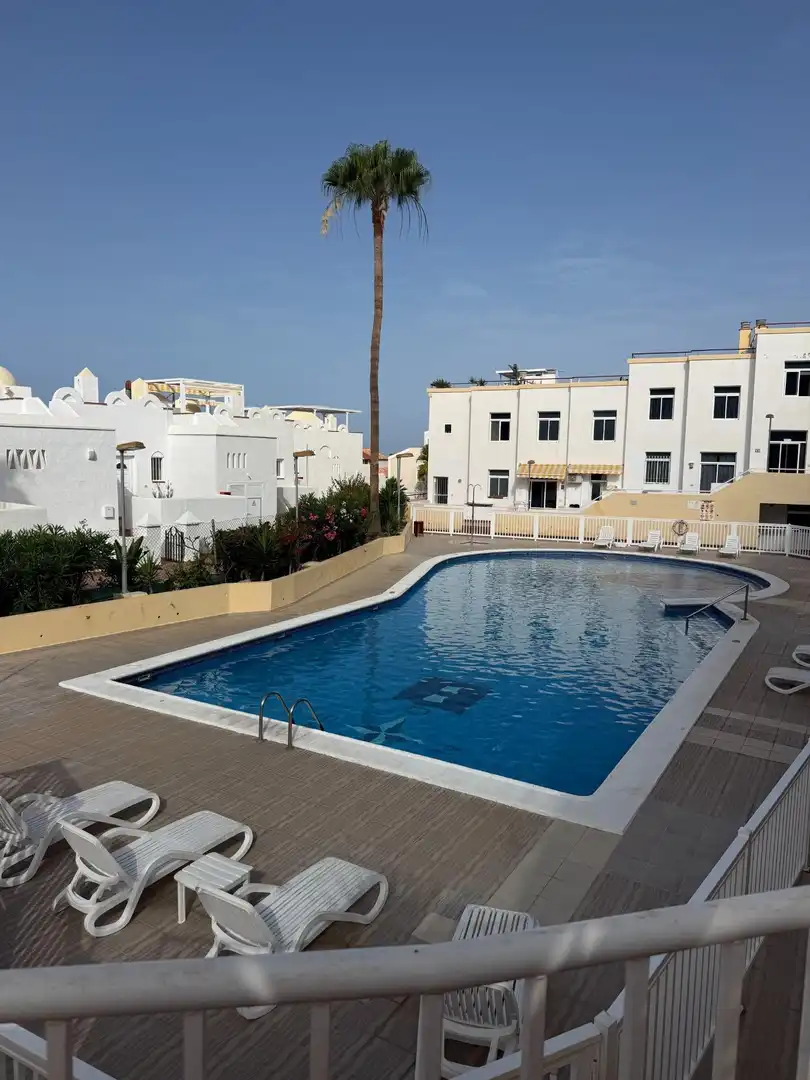 Piscina de Ático en venta en Adeje con Terraza, Trastero y Piscina comunitaria
