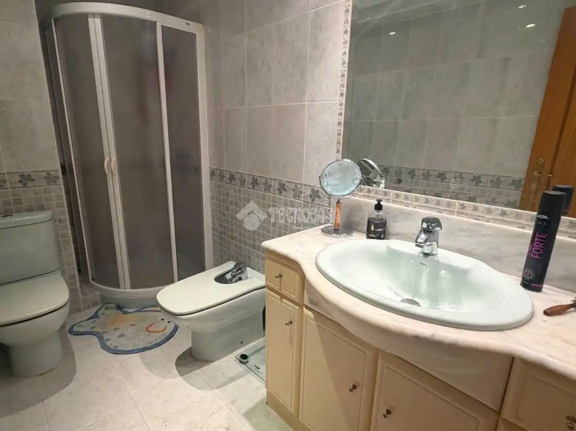 Baño de Piso en venta en Valencia con Aire acondicionado y Balcón