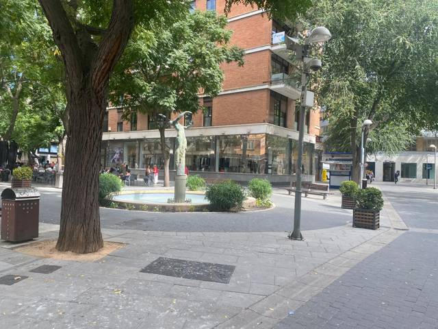 Local comercial en Alquiler en Calle de Alarcos en Centro - Plaza Mayor
