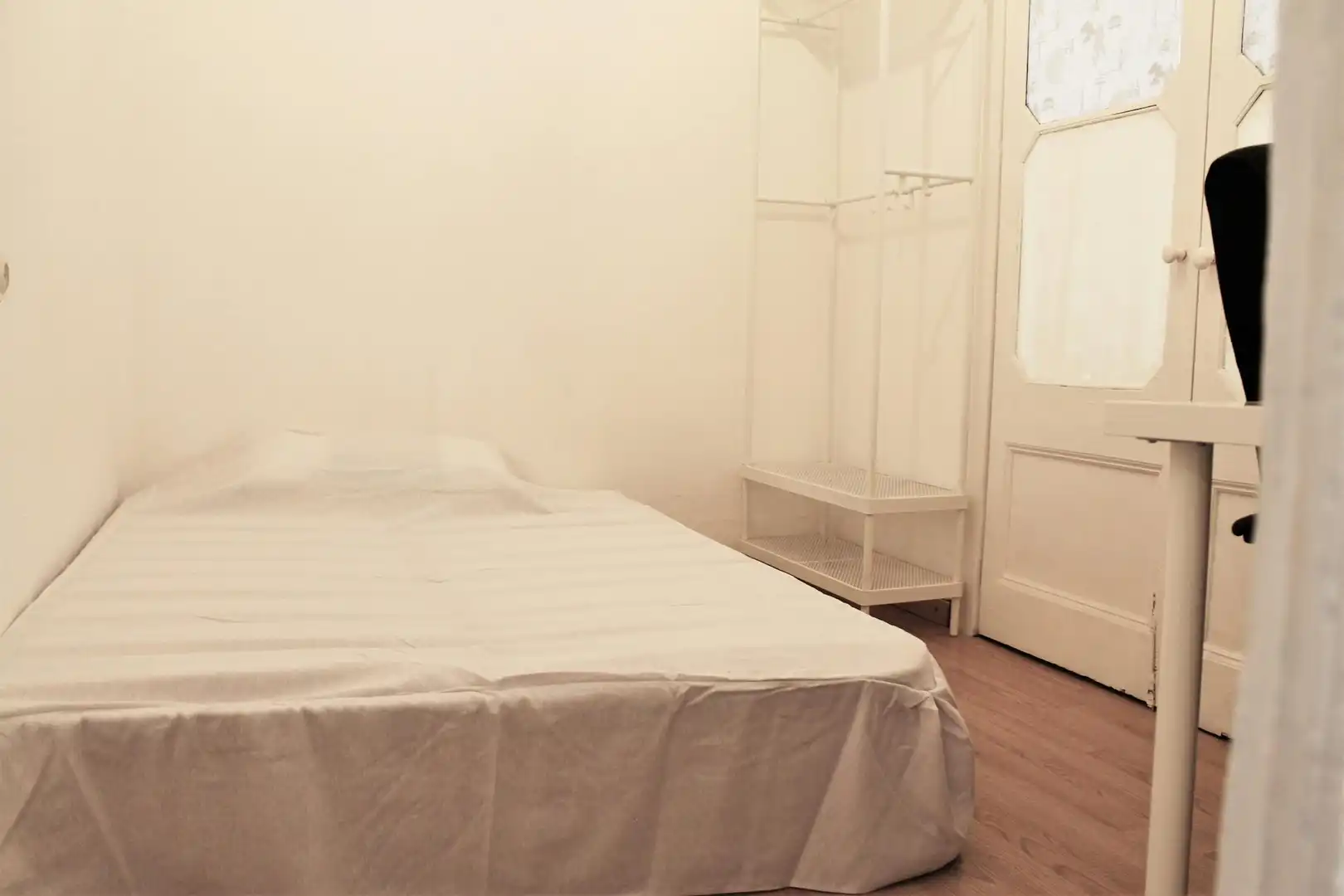 Habitación de Piso para compartir en  Barcelona Capital con Calefacción, Amueblado y Lavadora