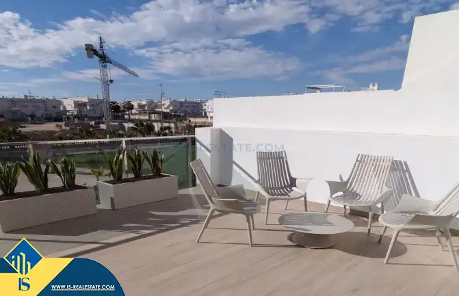 Casa amb piscina en venda a Desamparados - Hurchillo - Torremendo