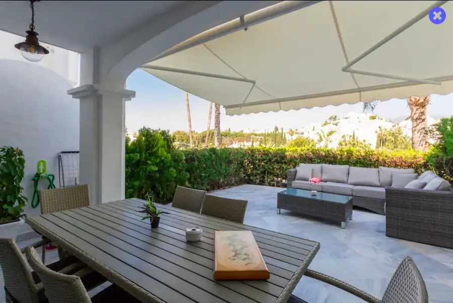 Terrassa de Casa adosada de lloguer en Marbella amb Aire condicionat, Jardí privat i Moblat