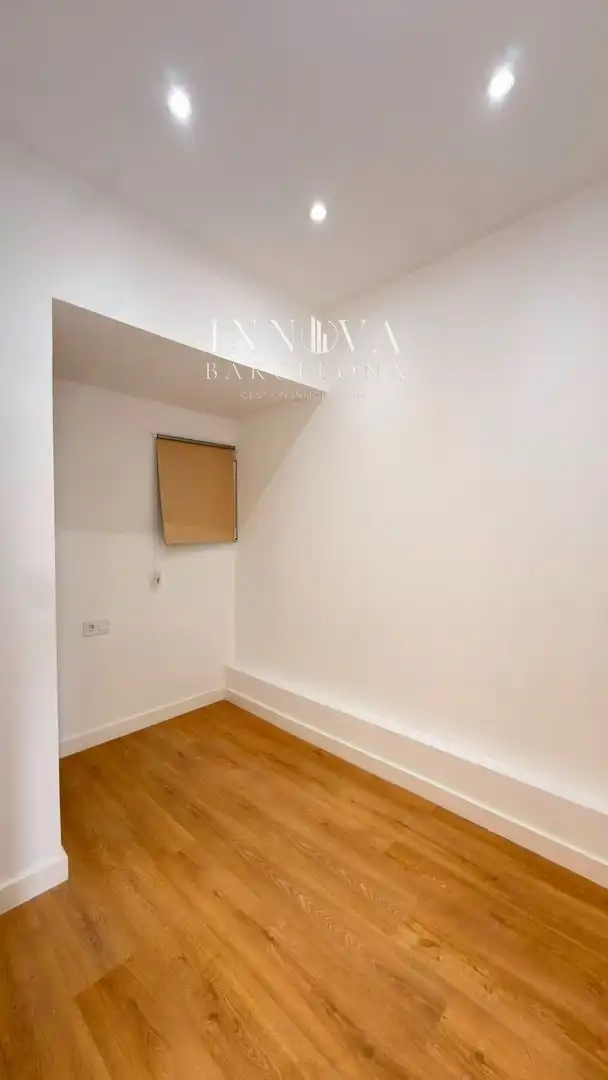 Bedroom of Flat for sale in Barcelona  with Heating