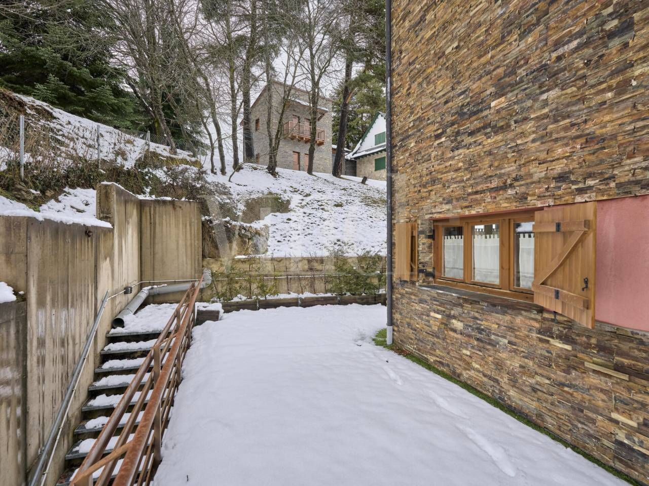 Terraza de Piso en venta en Alp con Calefacción, Jardín privado y Parquet