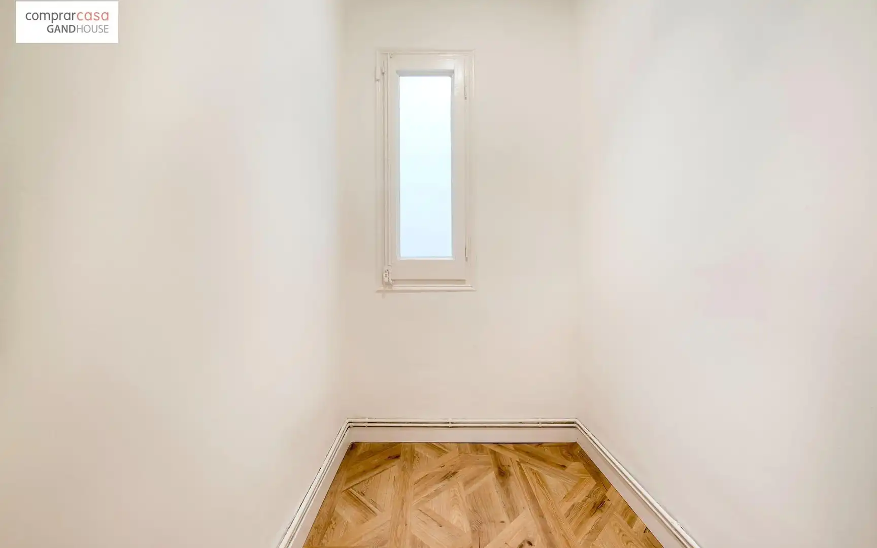 Piso en venta en Barcelona con Calefacción y Alarma