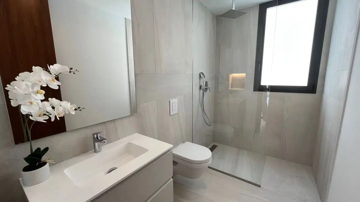 Chalet con piscina en venta en Carrer Berlin, imagen 15