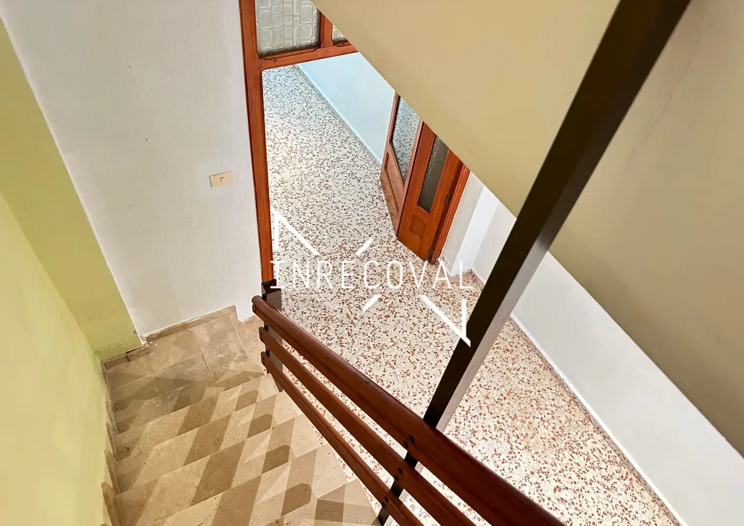 Casa aparellada amb terrassa en venda a Carrer de Cantarrana, imagen 24